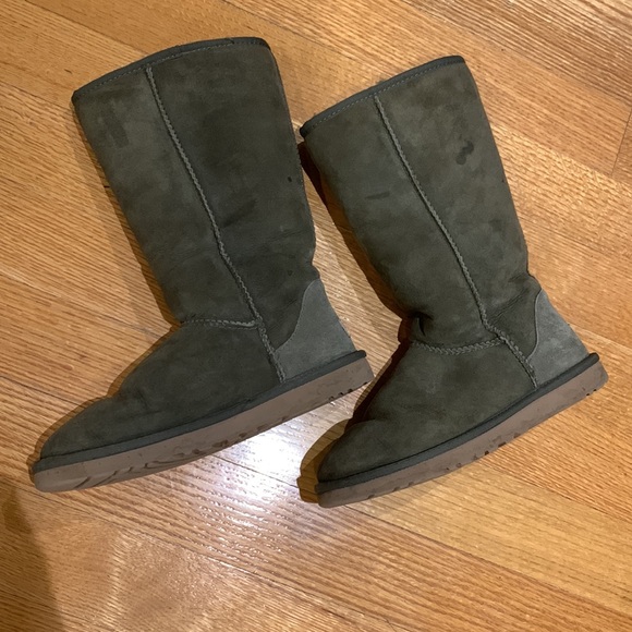 Ugg Boots Classic Tall Size 7 - Picture 2 of 7